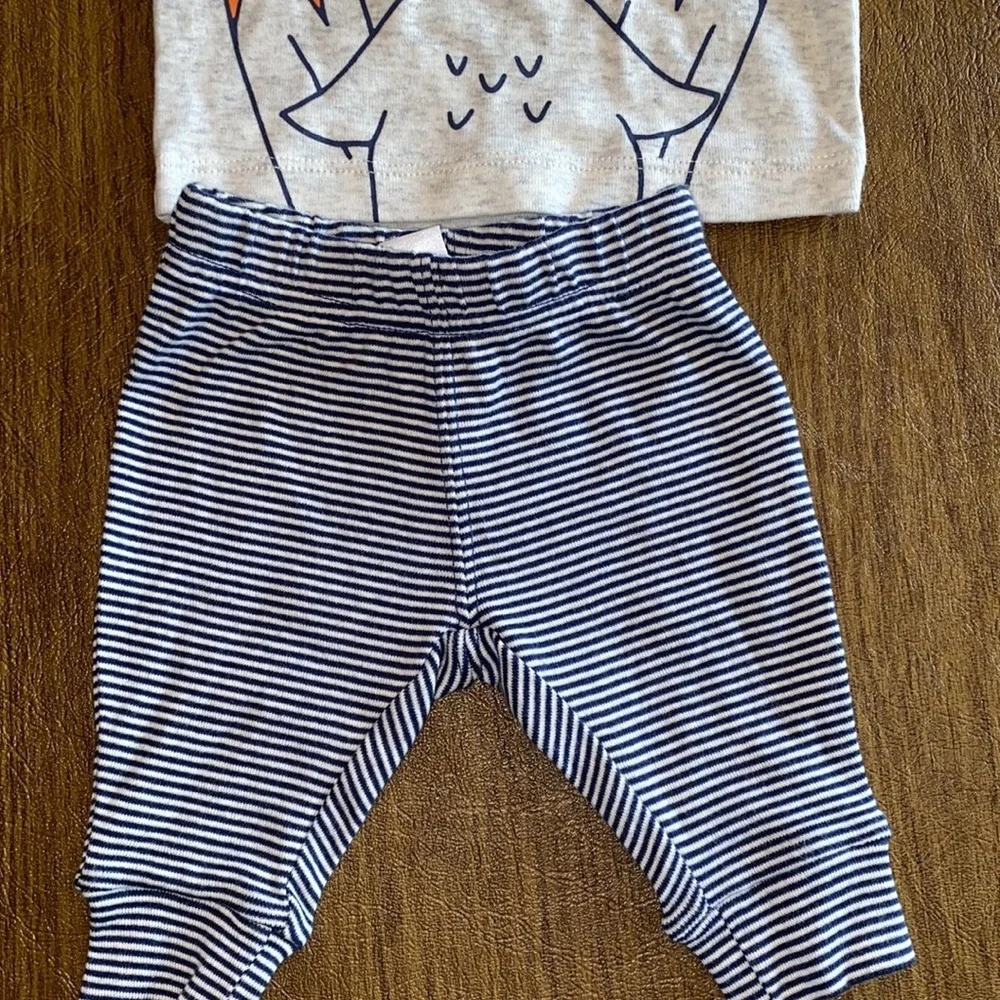 Nwot Carter’s outfit size NB